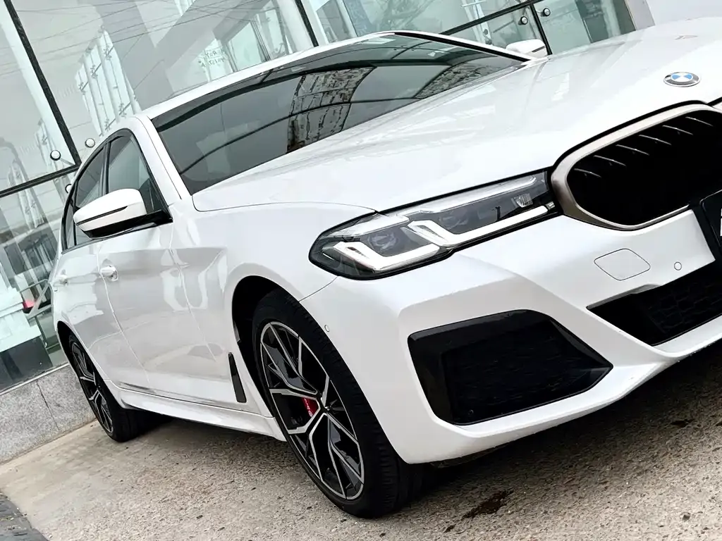 BMW 5 Series — фото 10