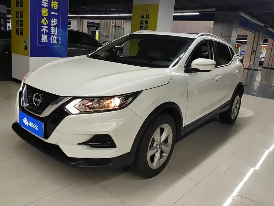 Nissan Qashqai — фото 1