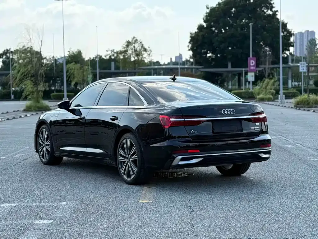 Audi A6L — фото 8