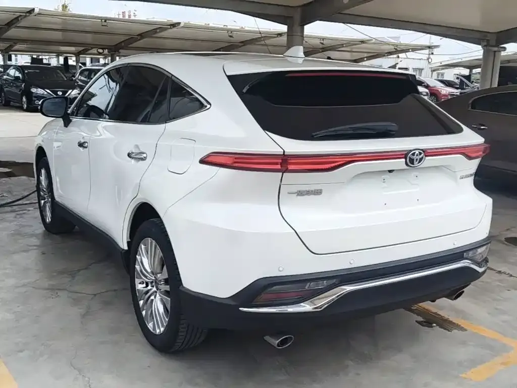 Toyota Harrier — фото 3