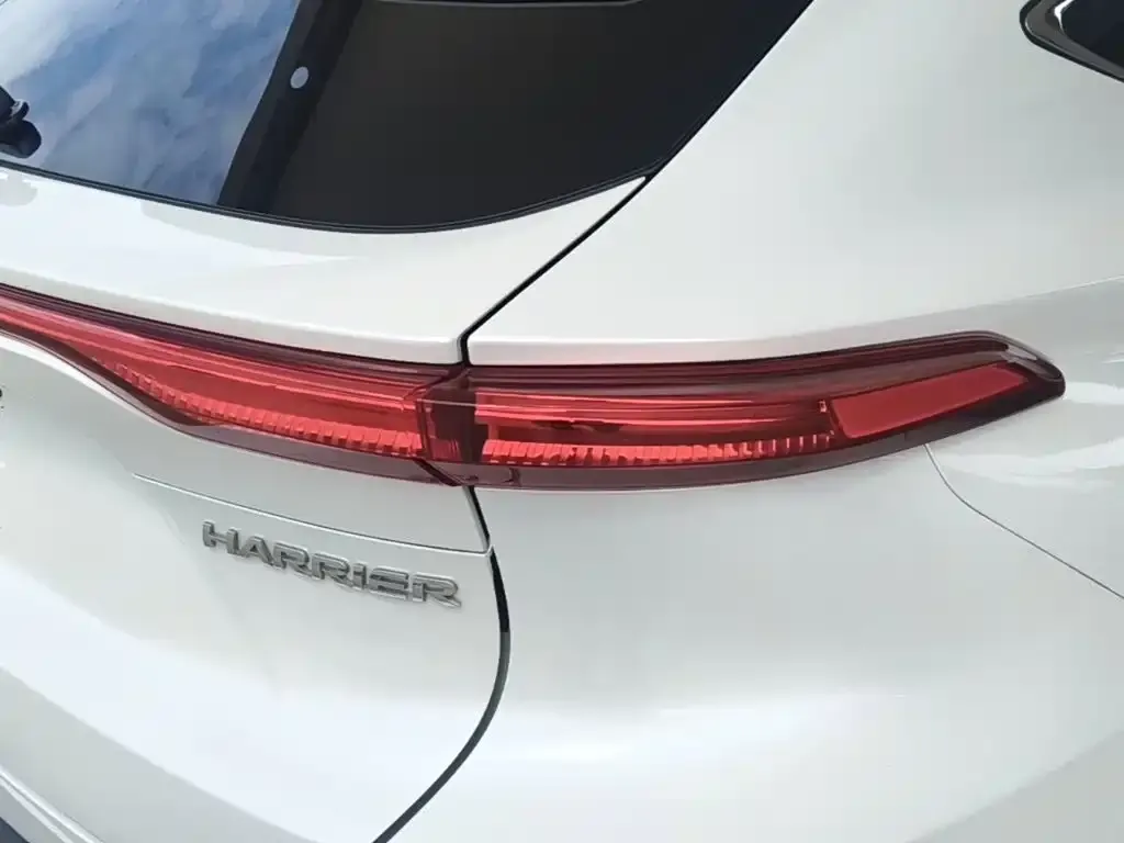 Toyota Harrier — фото 7