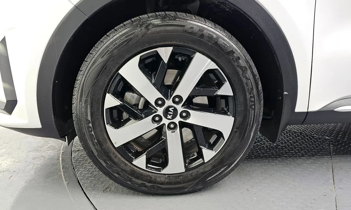 Kia Sorento — фото 7