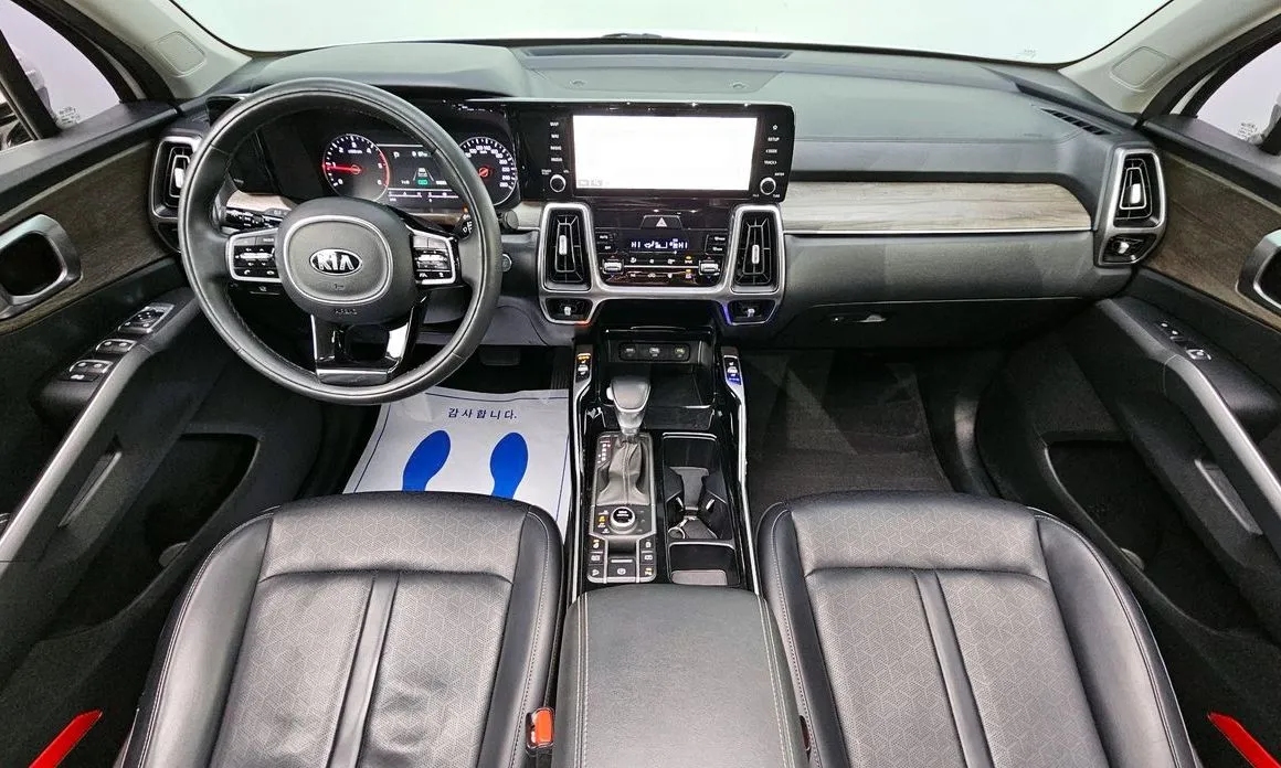 Kia Sorento — фото 10