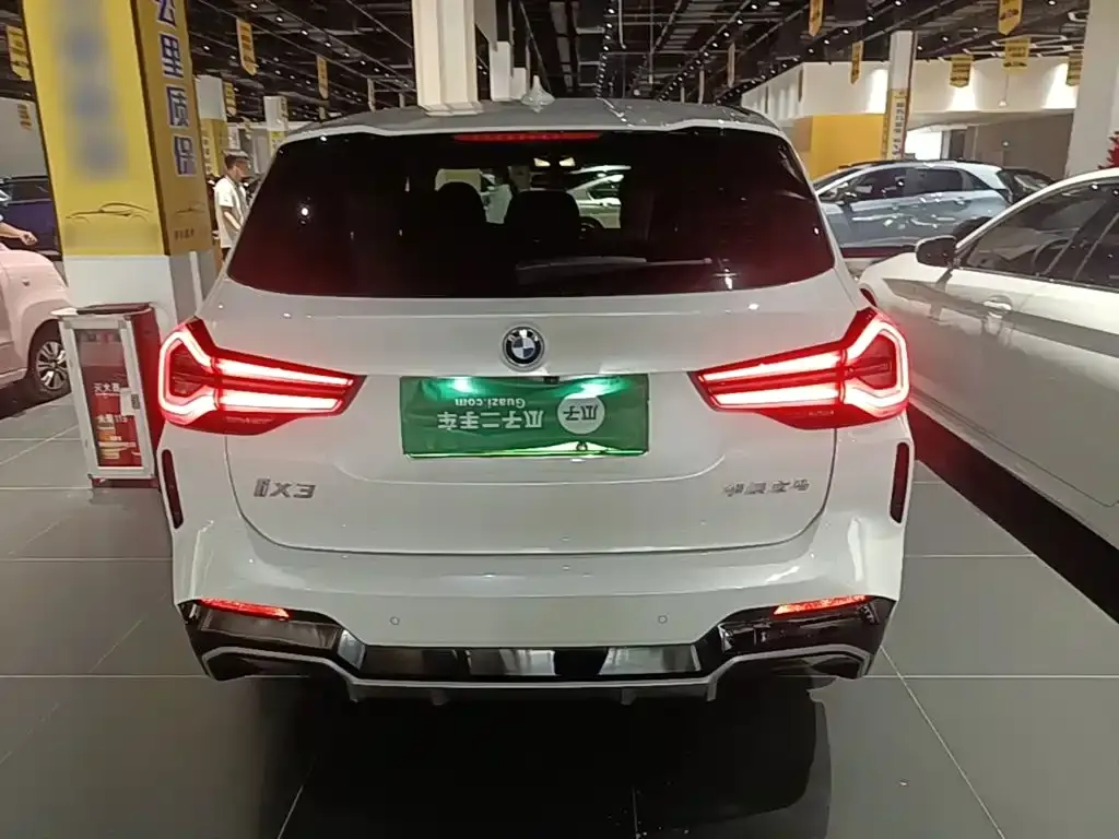 BMW iX3 — фото 2