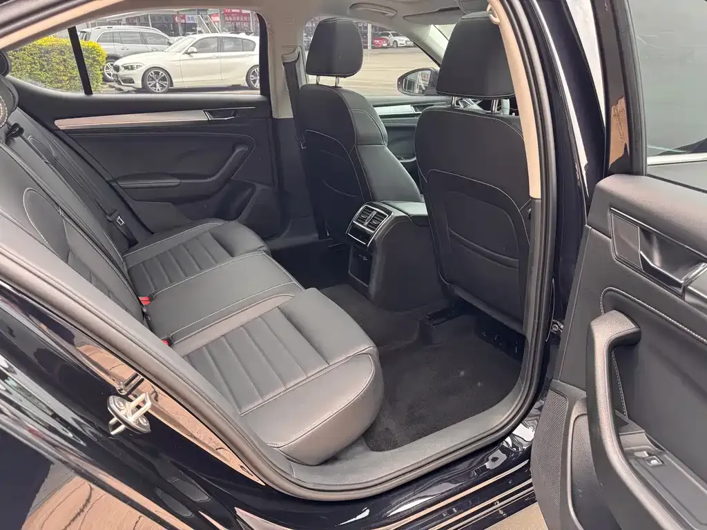 Skoda Superb — фото 3