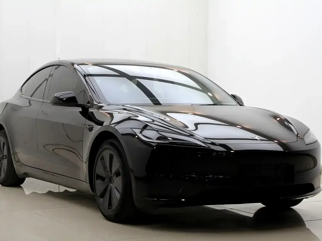Tesla Model 3 — фото 7