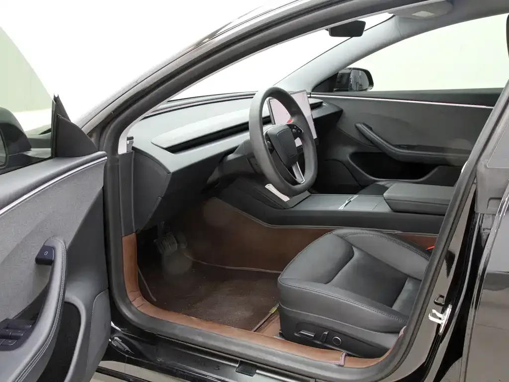 Tesla Model 3 — фото 6