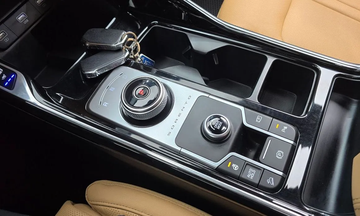 Kia Sorento — фото 10