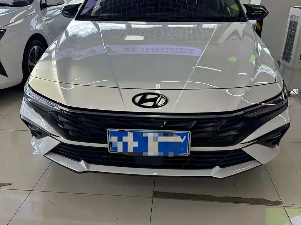 Hyundai Elantra — фото 4