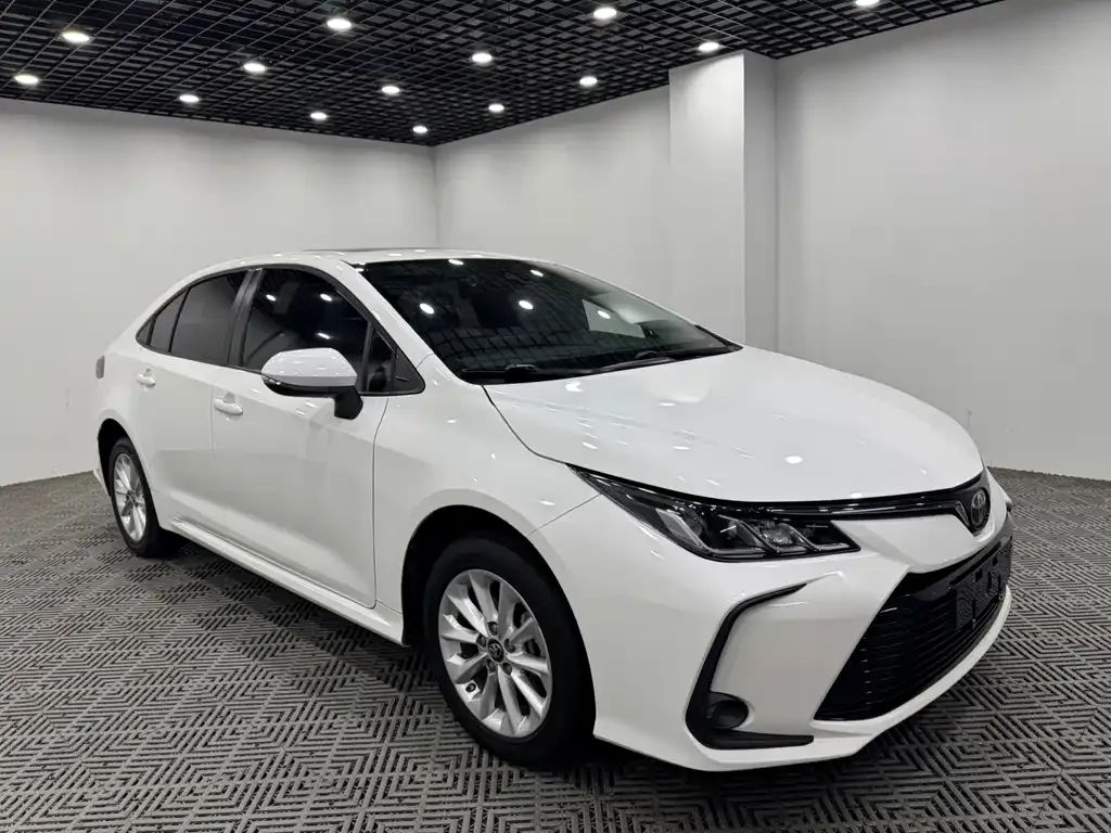 Toyota Corolla — фото 1
