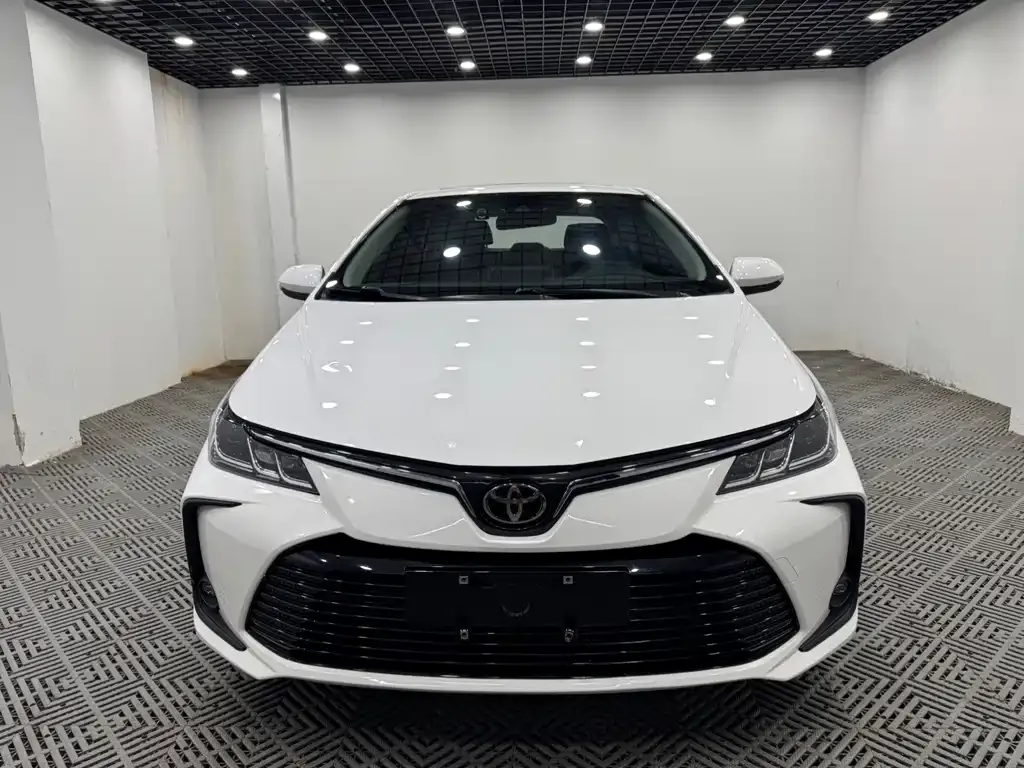 Toyota Corolla — фото 6