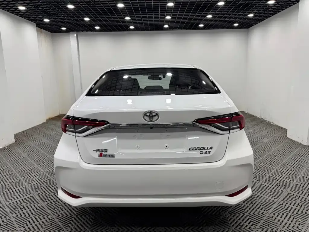 Toyota Corolla — фото 3