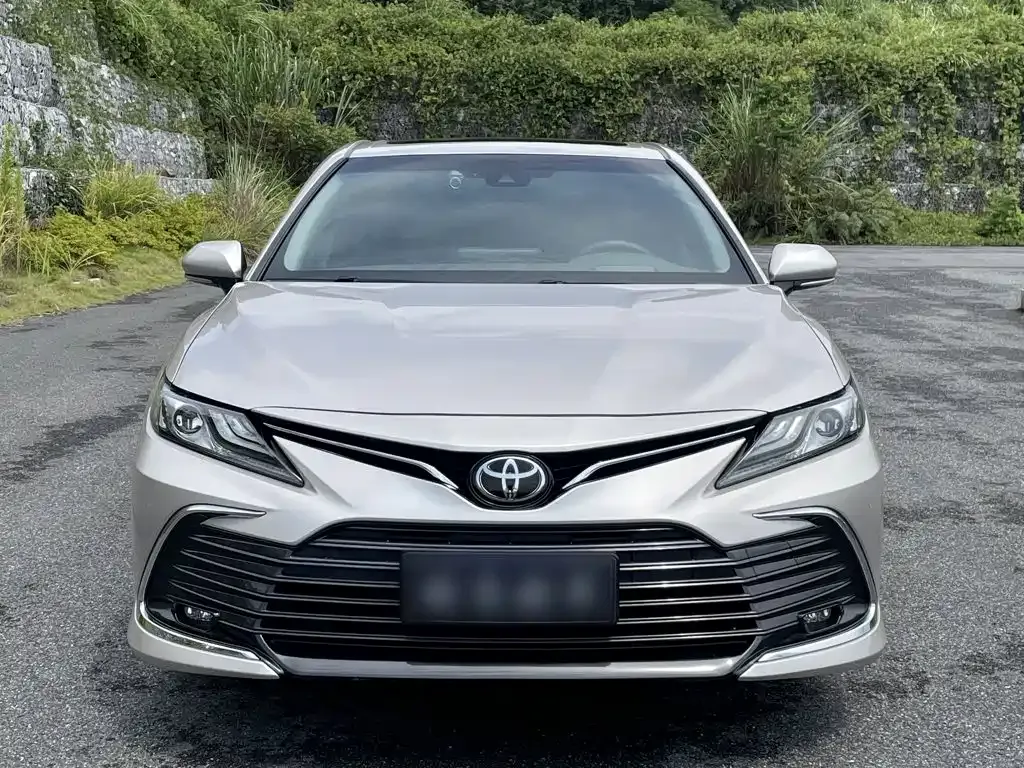 Toyota Camry — фото 9
