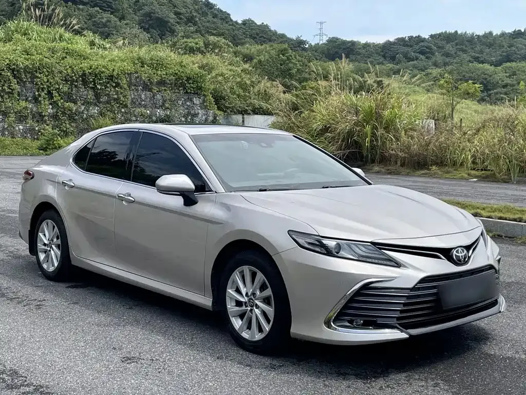 Toyota Camry — фото 8