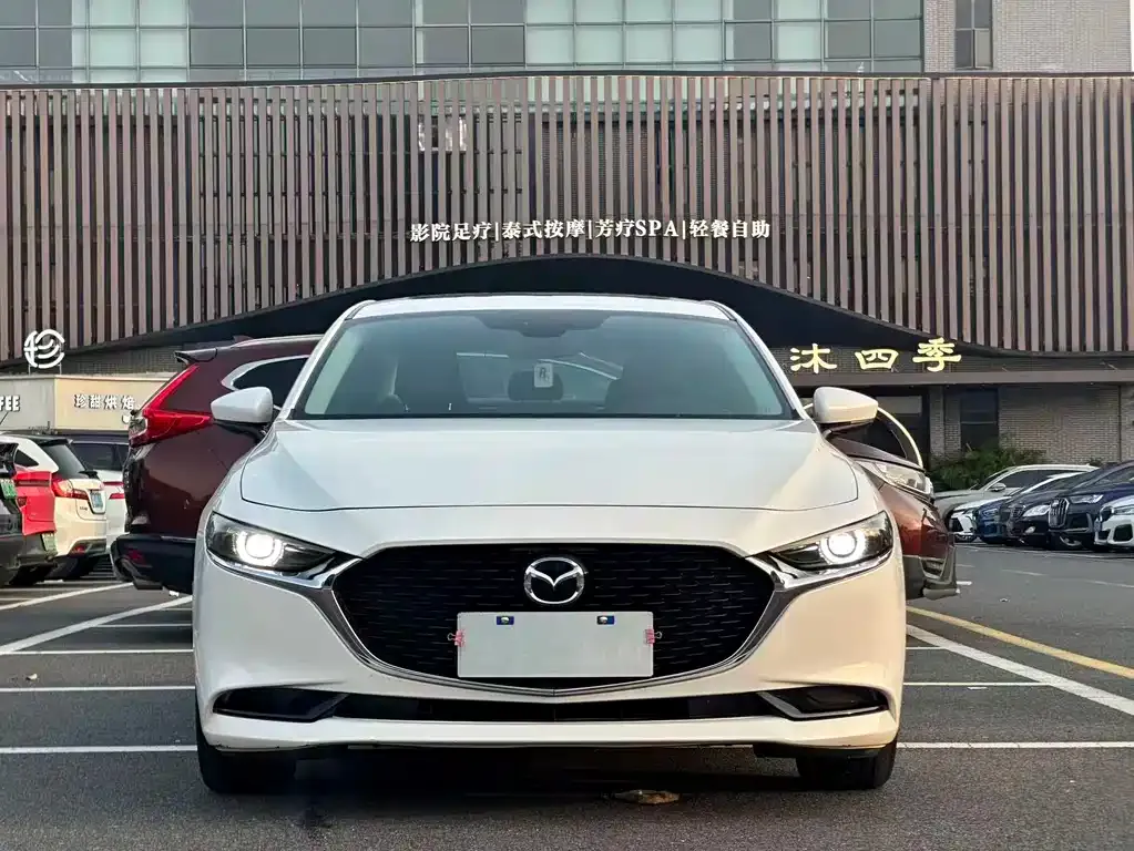 Mazda 3 Axela — фото 3
