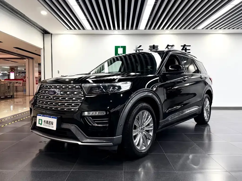 Ford Explorer — фото 1