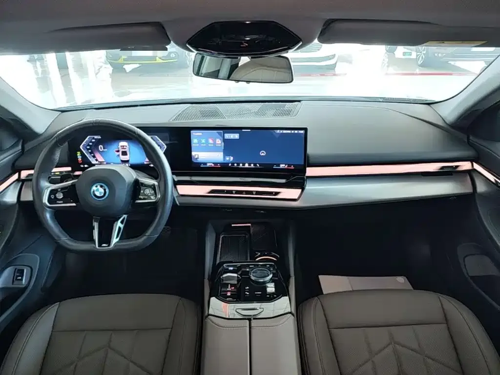 BMW i5 — фото 4