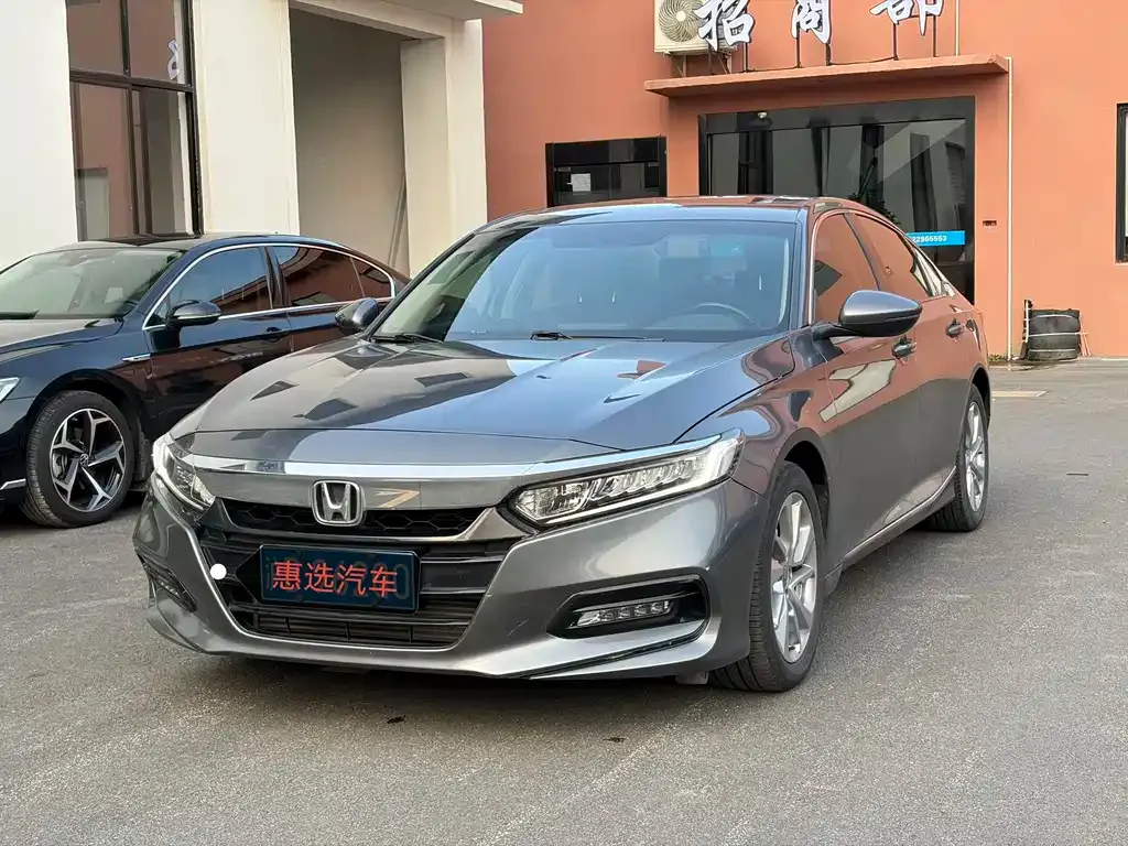 Honda Accord — фото 1