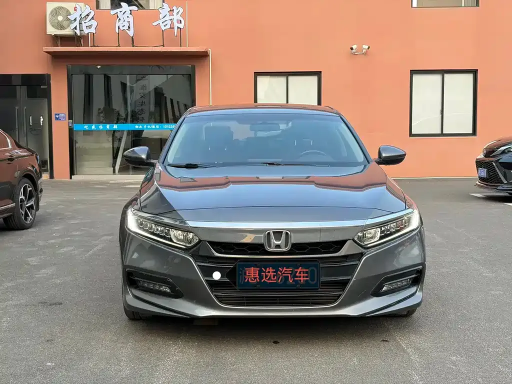 Honda Accord — фото 8