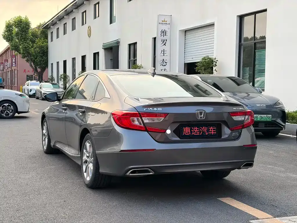 Honda Accord — фото 6