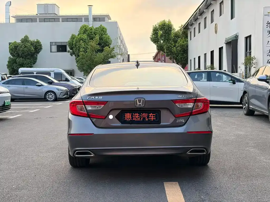 Honda Accord — фото 9