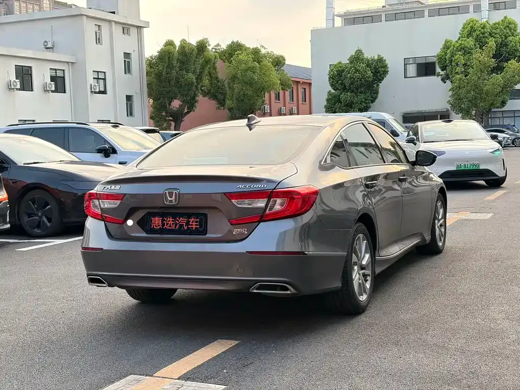 Honda Accord — фото 7