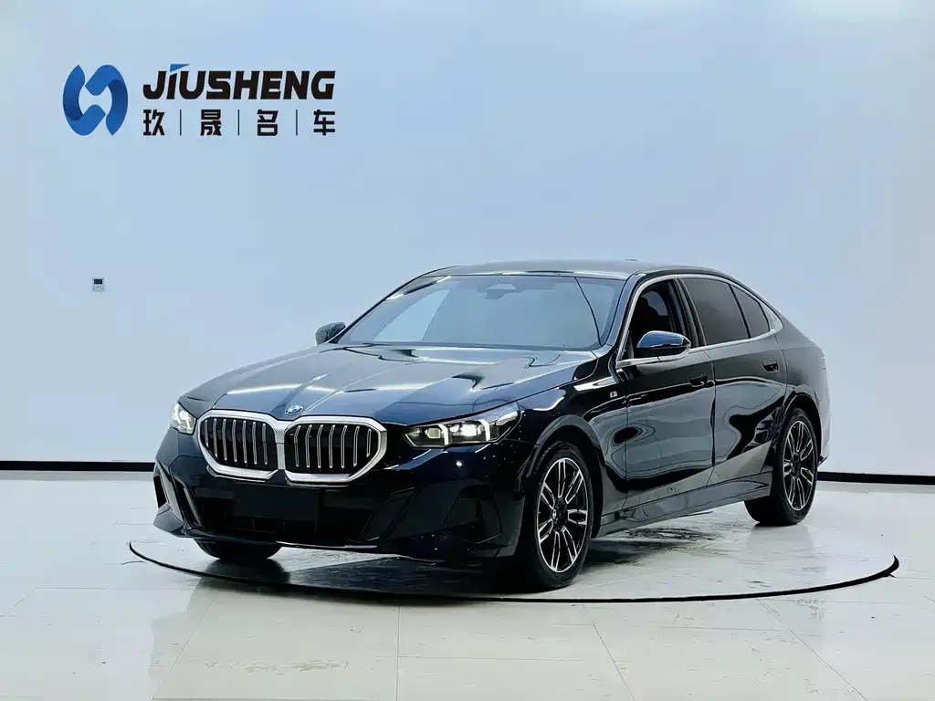 BMW 5 Series — фото 1