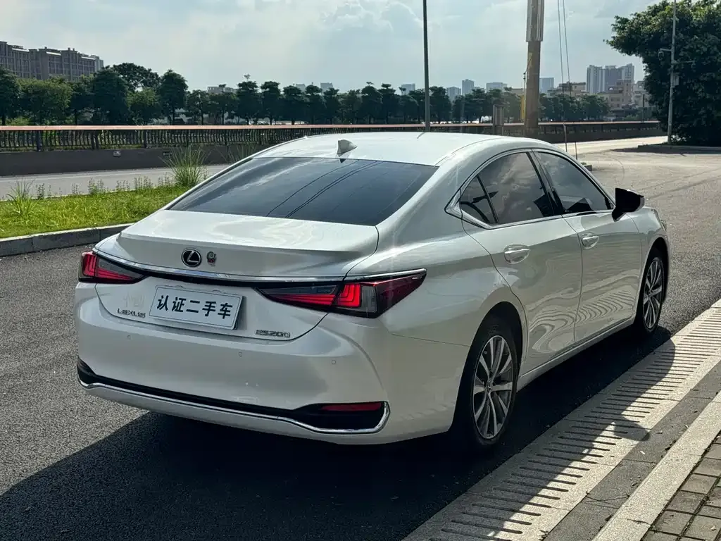 Lexus ES — фото 2