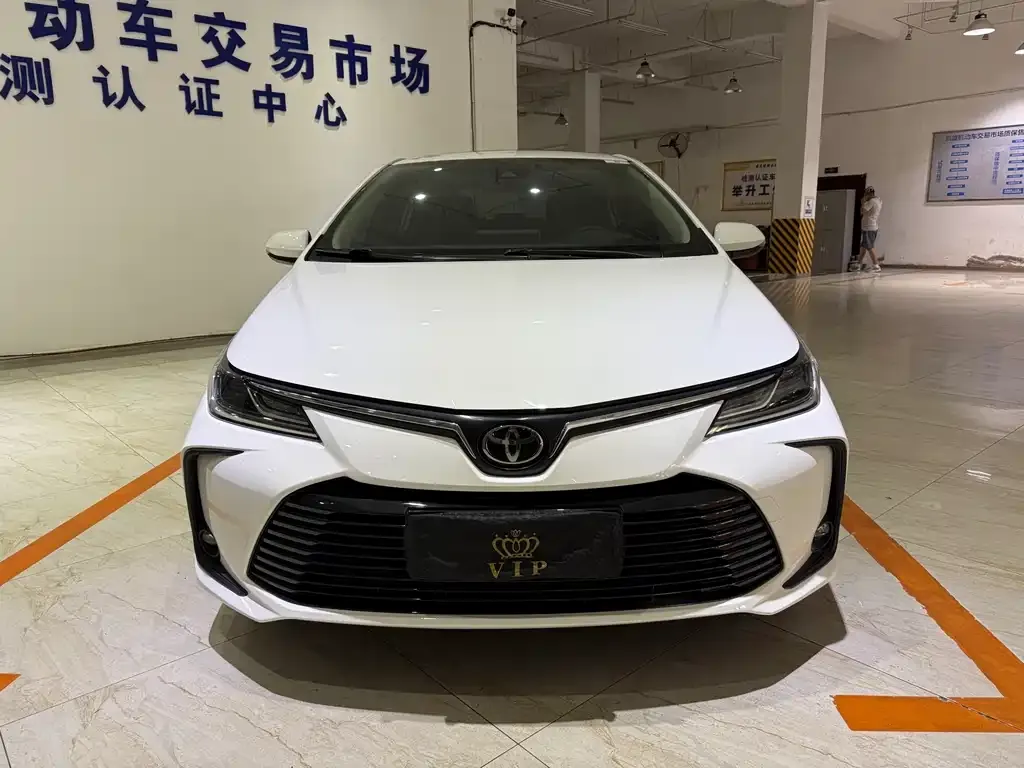 Toyota Corolla — фото 10