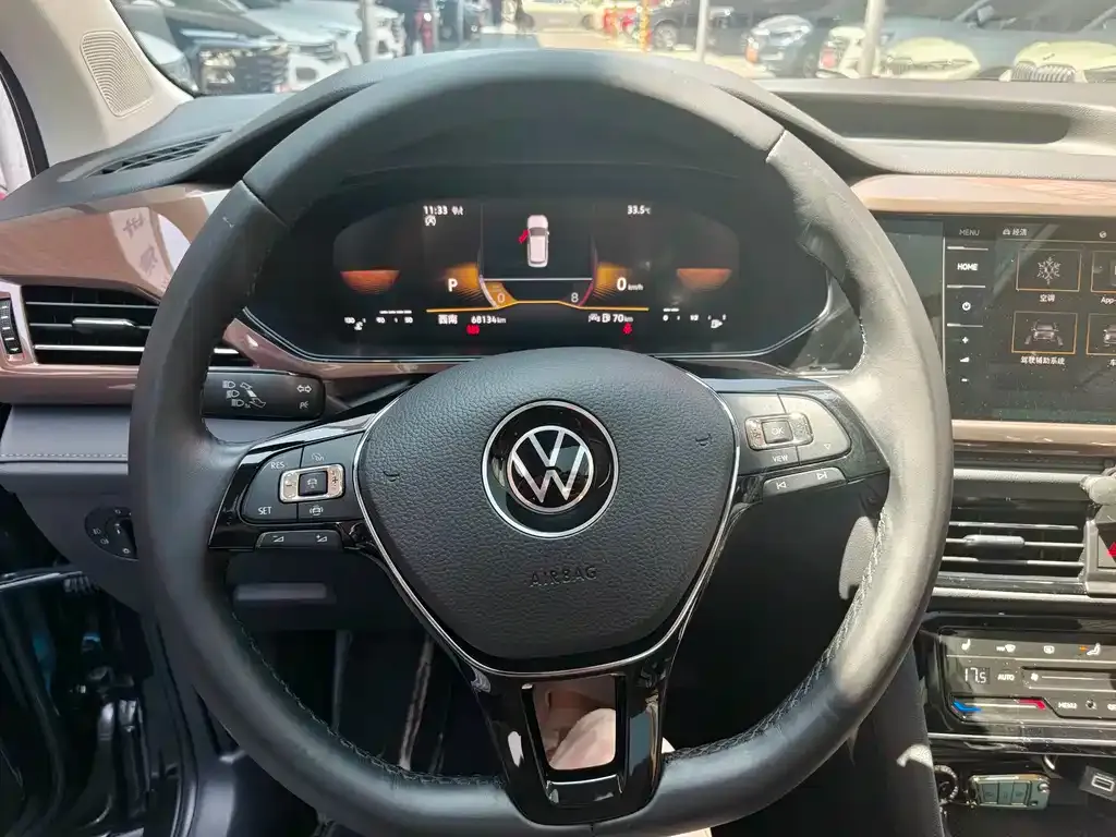 Volkswagen Tharu — фото 3