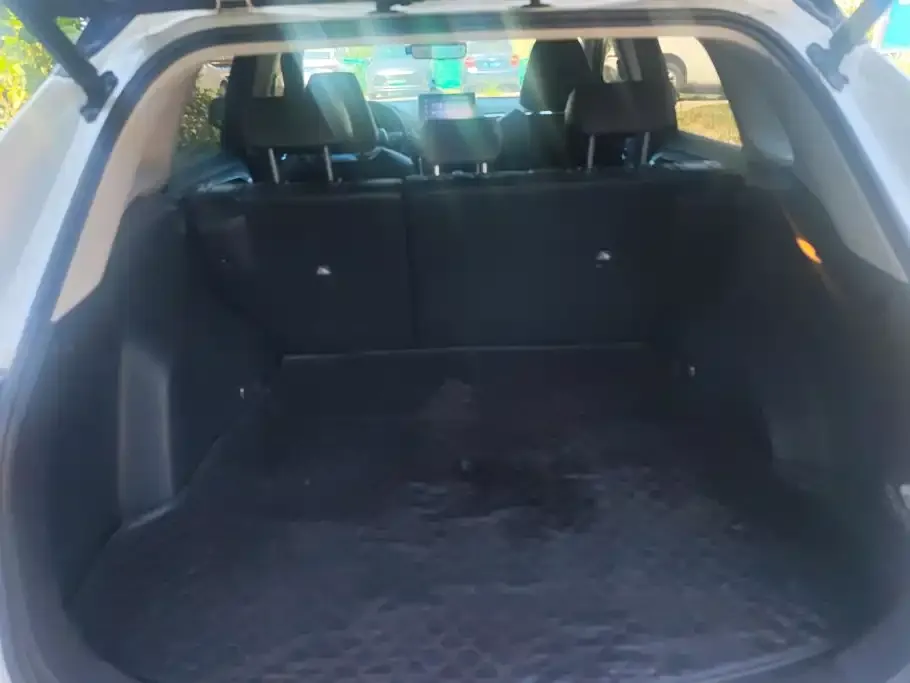 Toyota RAV4 — фото 7