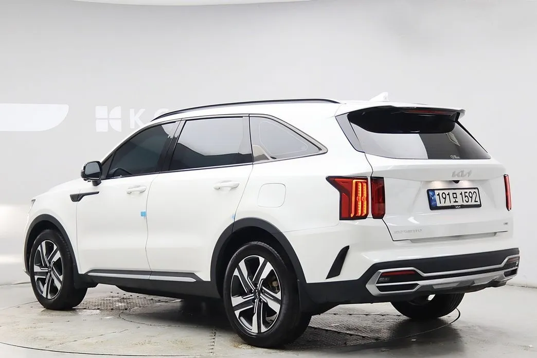 Kia Sorento — фото 8