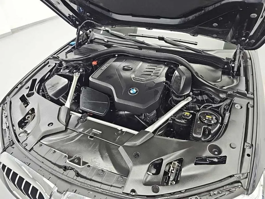 BMW 5-Series — фото 10