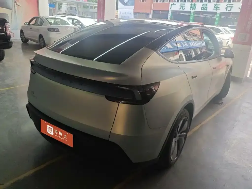 Tesla Model Y — фото 3
