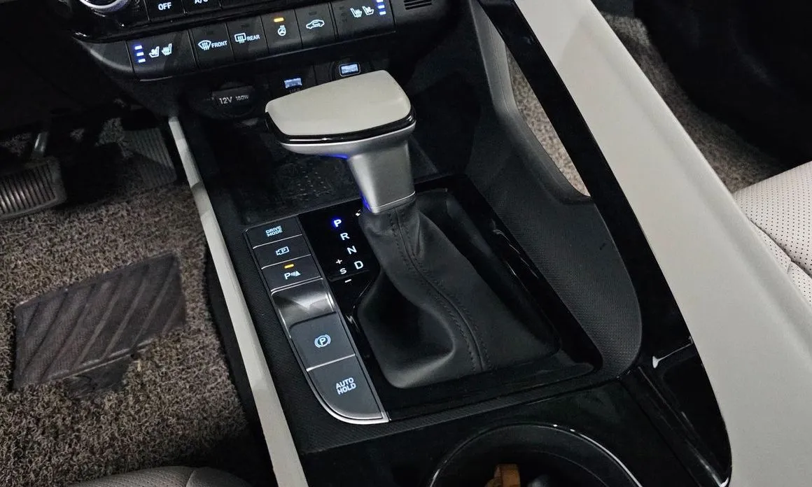 Hyundai AVANTE — фото 8