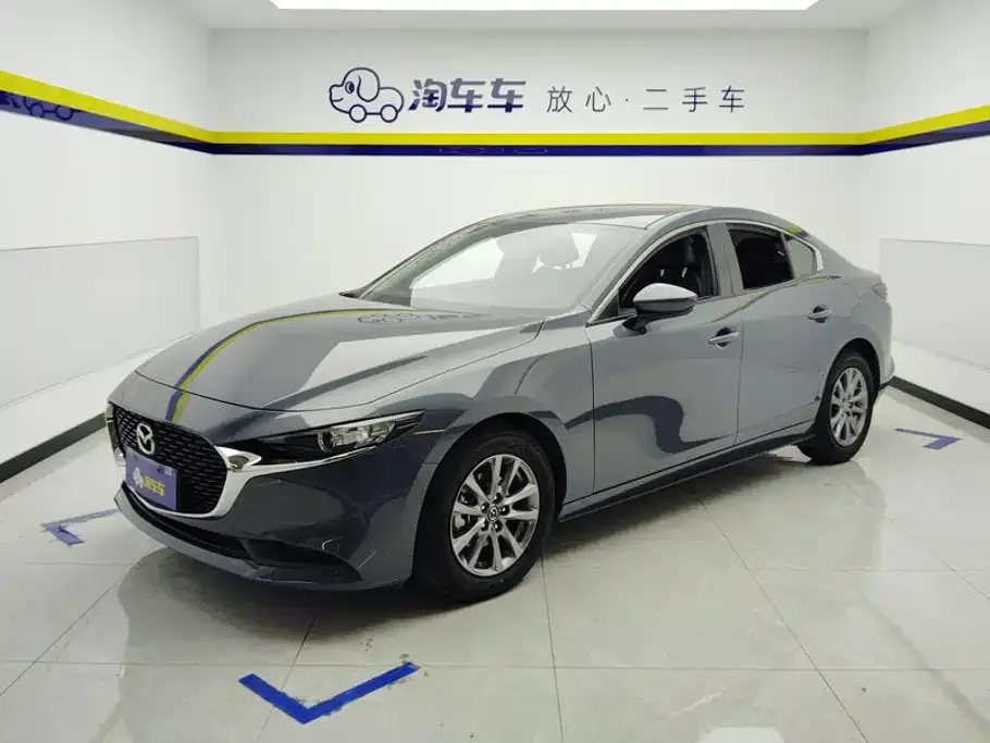 Mazda 3 Axela — фото 1