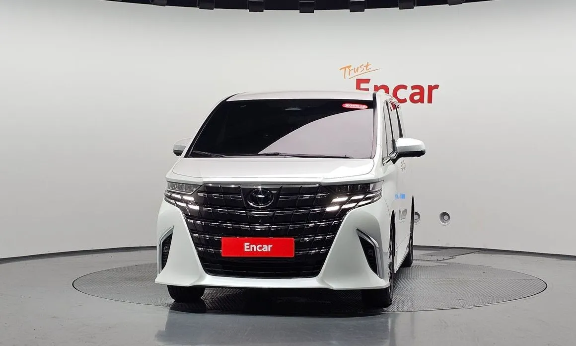 Toyota Alphard — фото 4