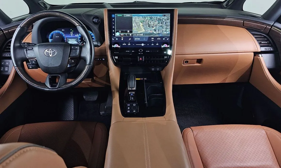 Toyota Alphard — фото 10