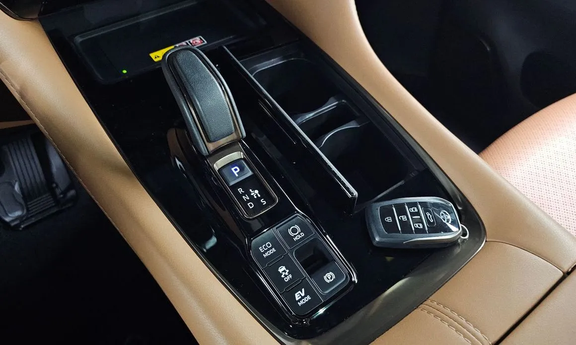 Toyota Alphard — фото 8