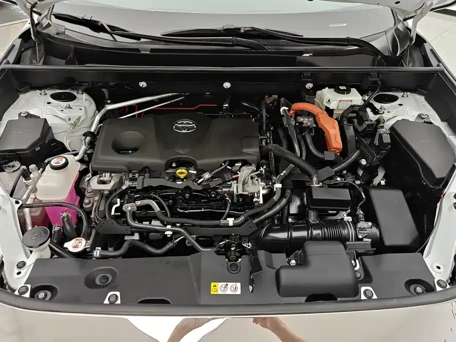 Toyota RAV4 — фото 3