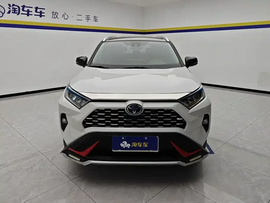 Toyota RAV4 — фото 4