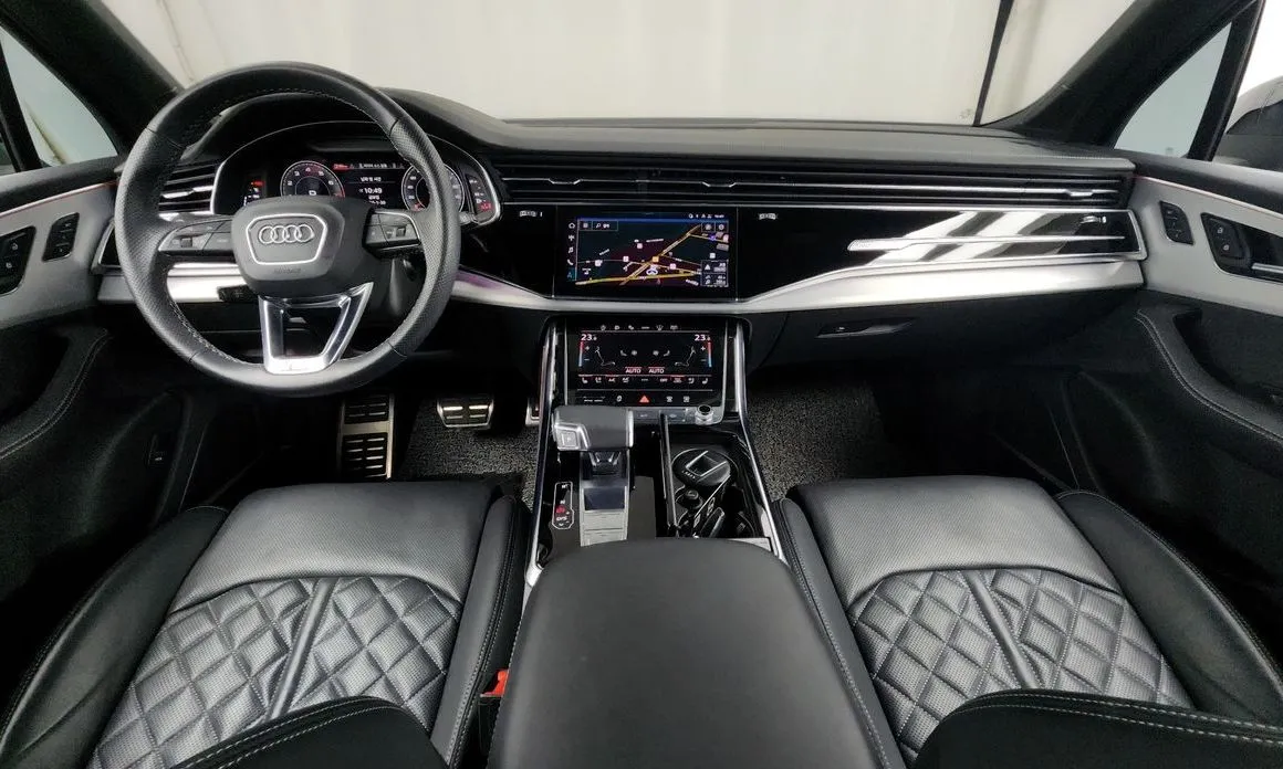 Audi Q7 — фото 10