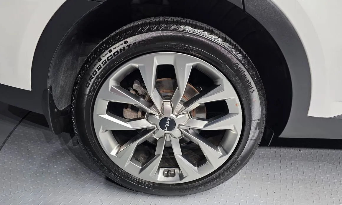 Kia Sorento — фото 6