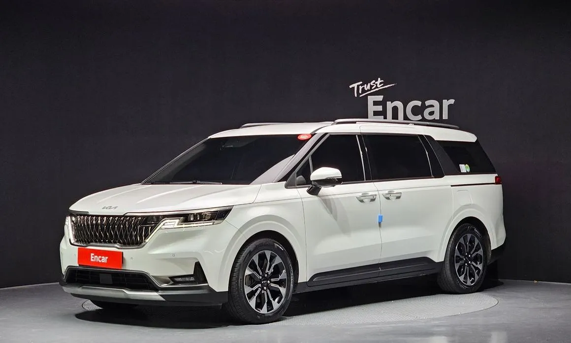 Kia Carnival — фото 1
