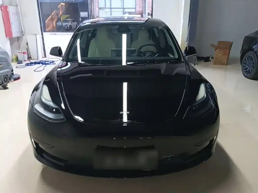 Tesla Model 3 — фото 9