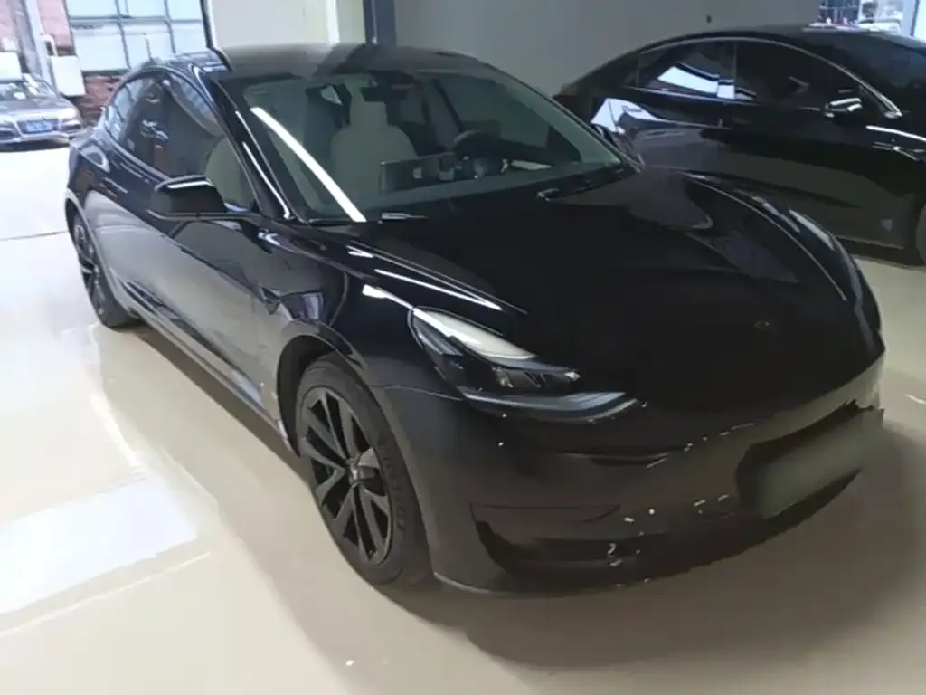 Tesla Model 3 — фото 7