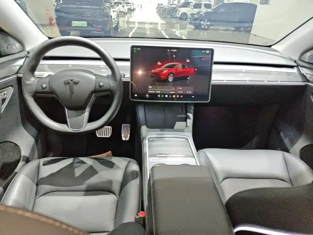 Tesla Model Y — фото 6
