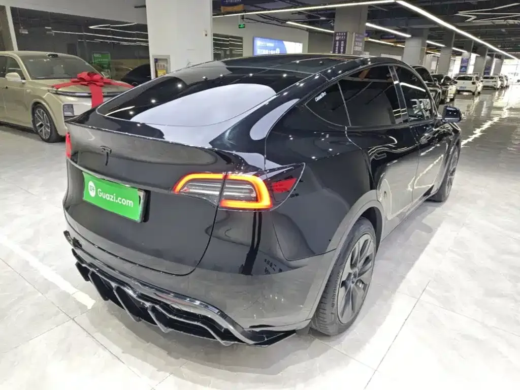 Tesla Model Y — фото 7