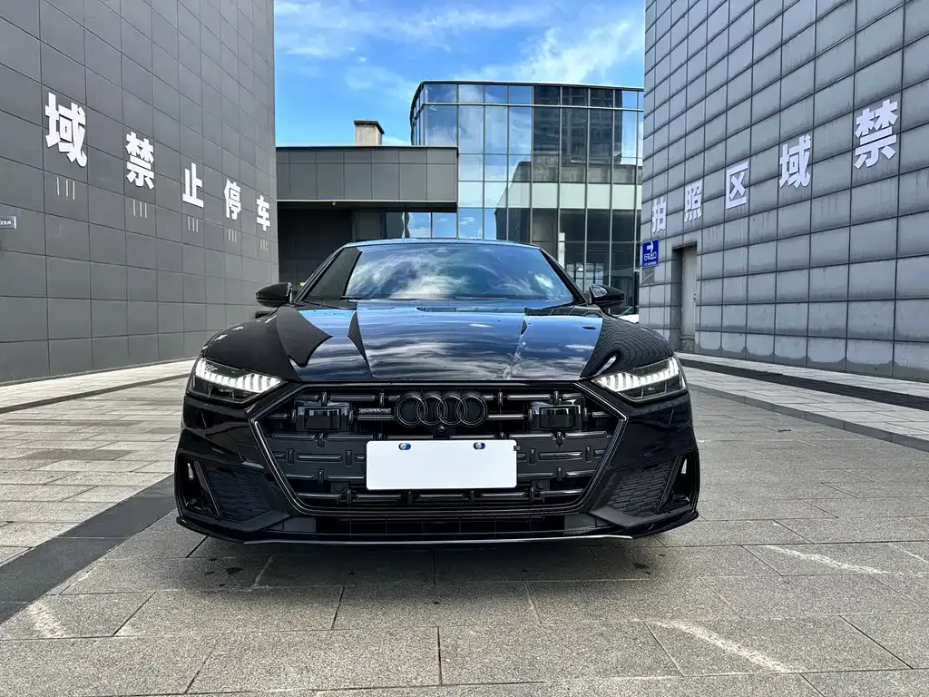 Audi A7L — фото 9