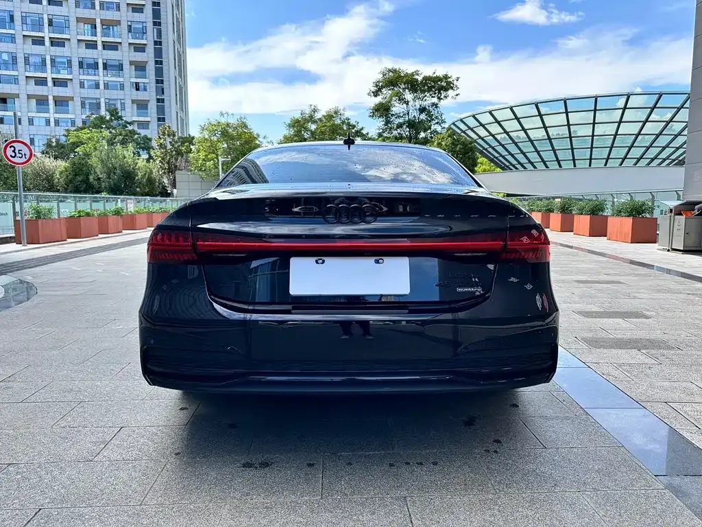 Audi A7L — фото 2